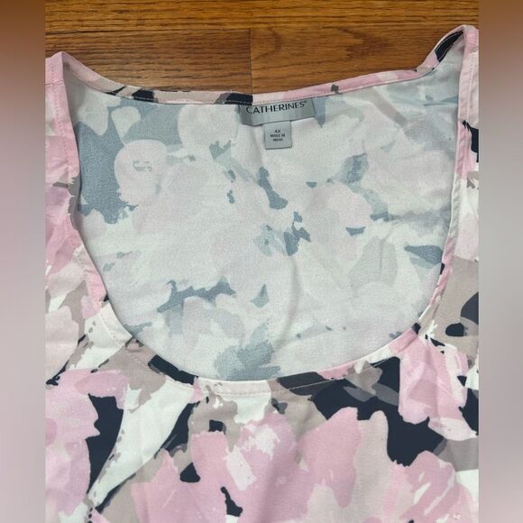 Catherine’s Pink Floral Asymmetrical Flare Sleeve Top Women’s Plus Size 4X - Picture 4 of 9